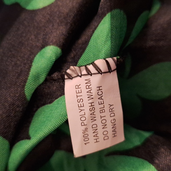 ☘️ Set of 2 Shamrock scarves for St. Patrick's Day. One NWT. Scarf set. - Picture 4 of 11